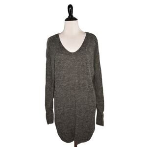 ALL IN FAVOR NEW $59 Scoop Neck Long Sleeve Tunic Sweater in Charcoal Small